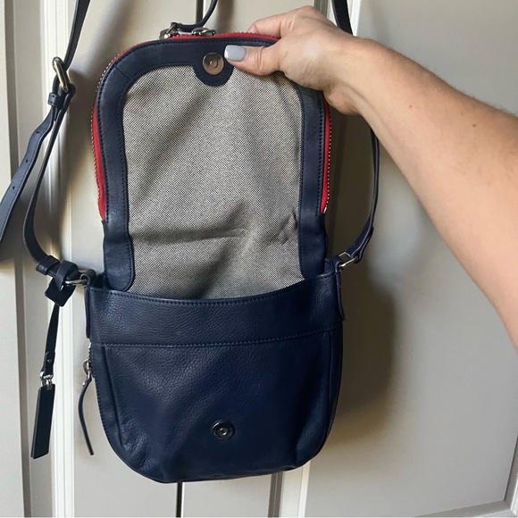 Like New Vince Camuto Navy Crossbody bag with red accents - Picture 7 of 9
